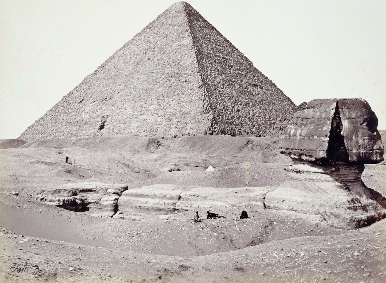 De Grote Piramide, met de Sfinx op de voorgrond, El-Geezah door Francis Frith