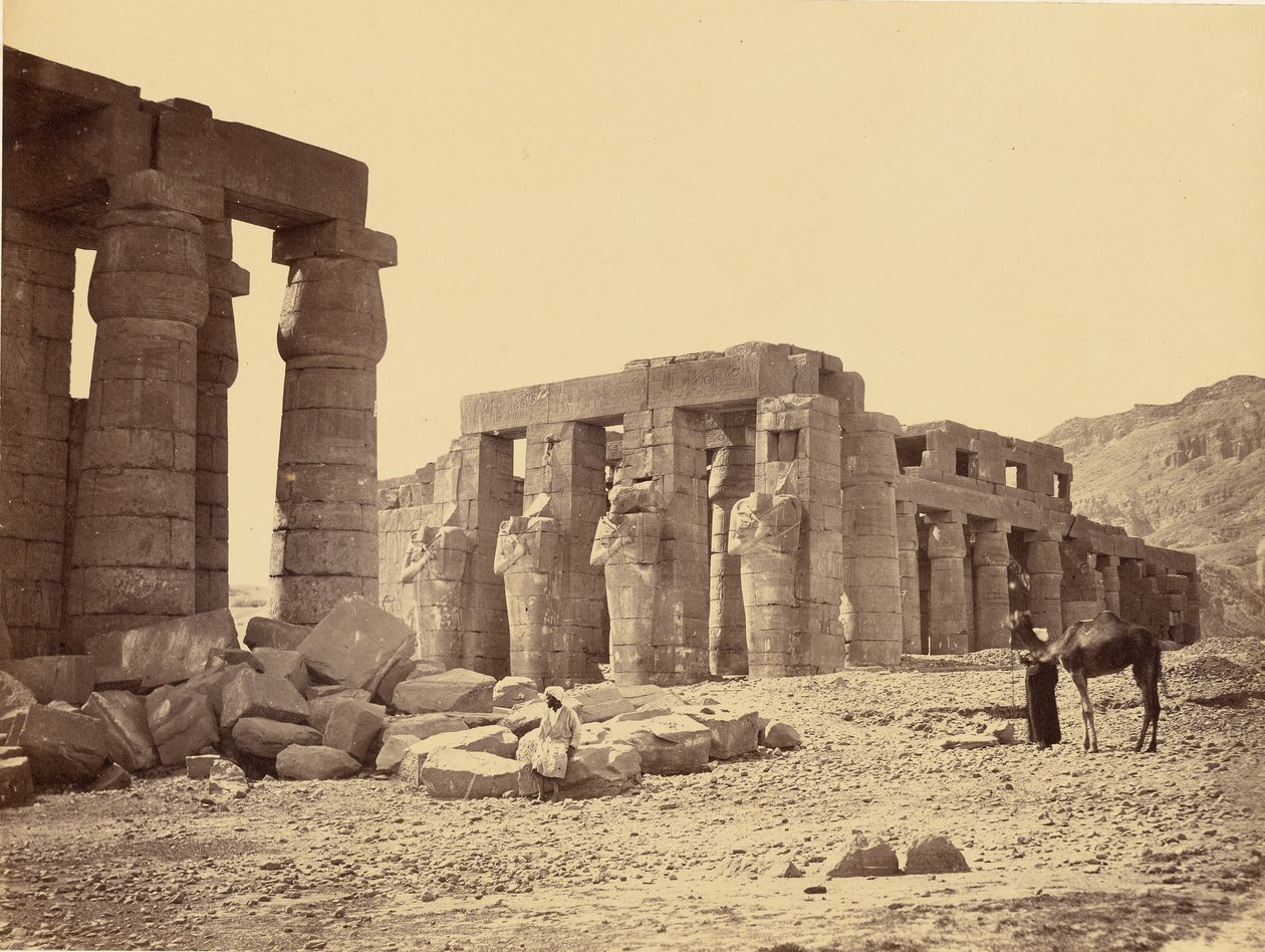 Het Ramesseum van El-Kurney, Thebe, tweede aanzicht door Francis Frith