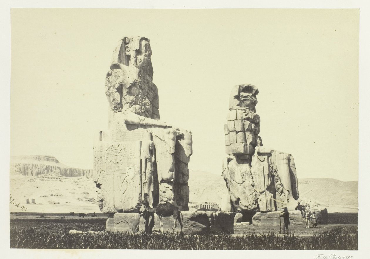 De beelden van Memnon, vlakte van Thebe door Francis Frith