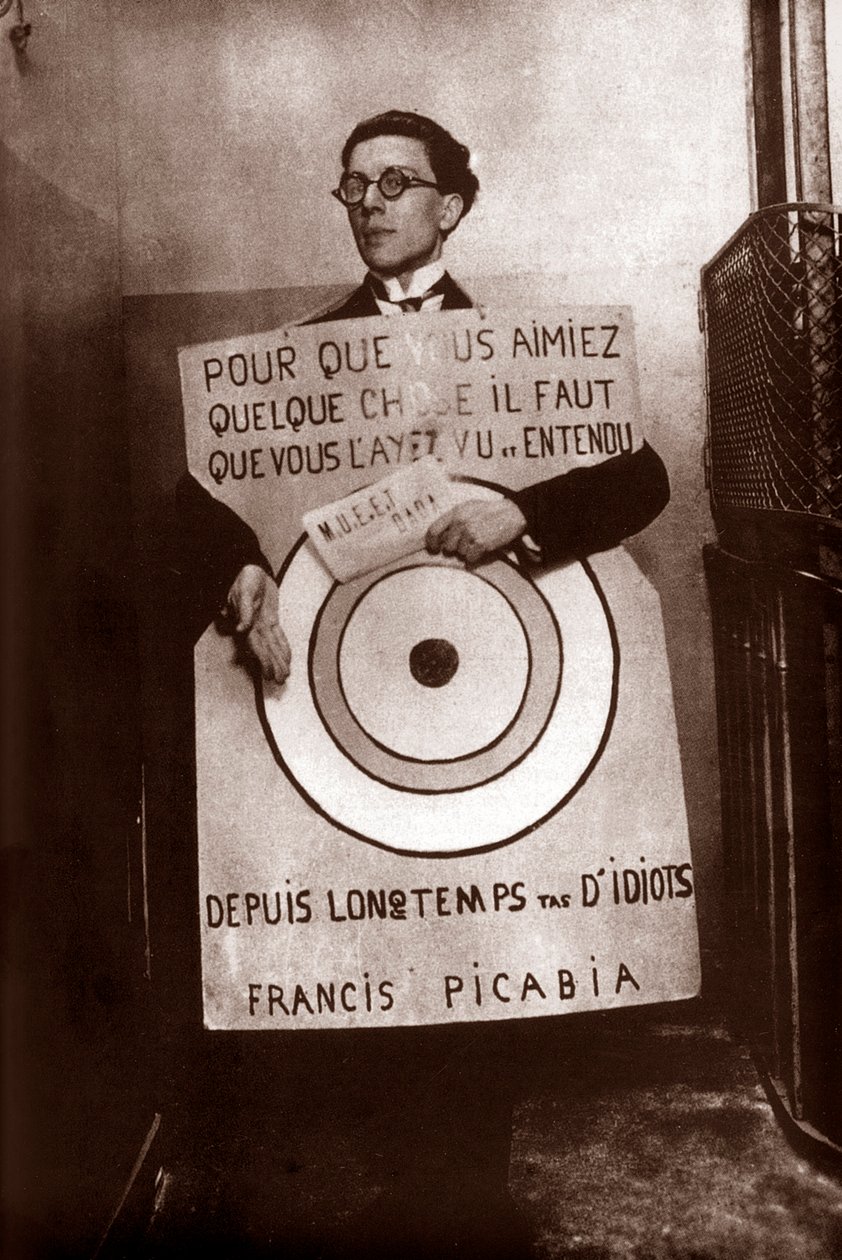 Andre Breton als target sandwich man (door Picabia) op het Dada festival, Parijs, 27 maart door Francis Picabia