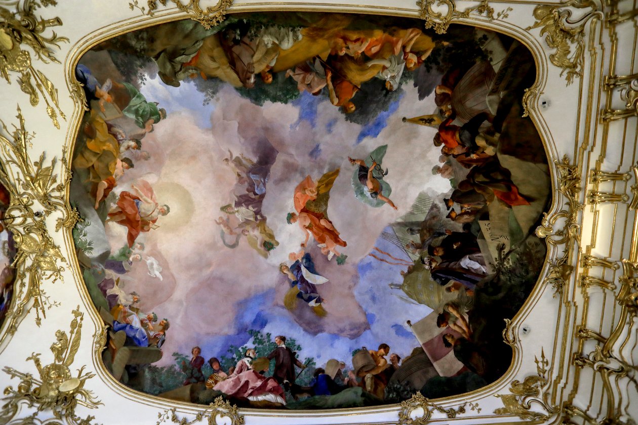 Plafondschildering in de grote galerij van paleis Schönbrunn met een allegorie van vrede en voorspoed, Wenen, Oostenrijk, 2024 (foto) door Frank Buffetrille