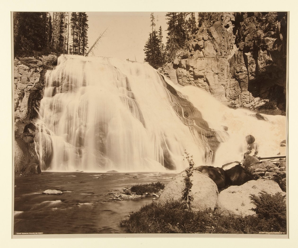 Gibbon Falls, 84 voet door Frank Jay Haynes