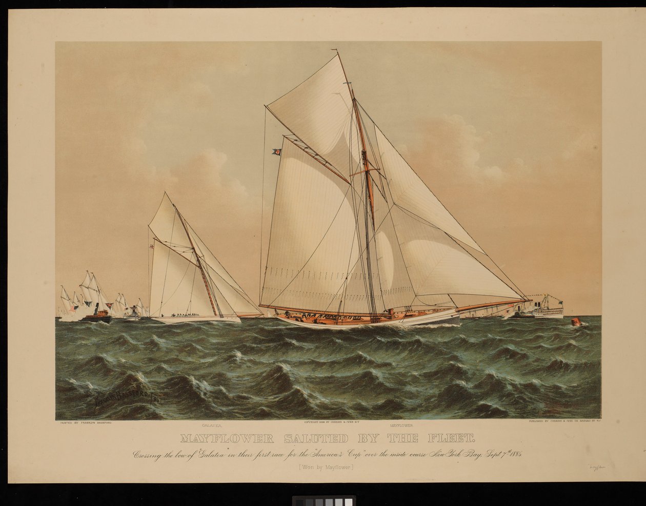 Mayflower begroet door de Vloot. Kruist de boeg van Galatea in haar eerste race voor de America