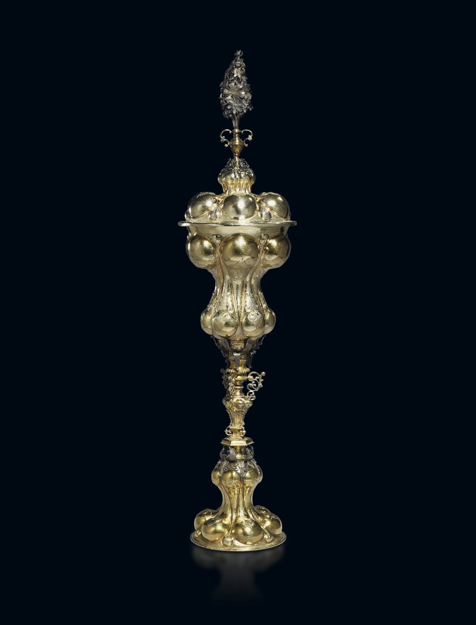 Vergulde beker en deksel, 1609-29 door Franz Fischer