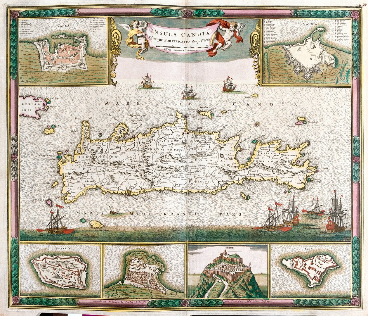 Kaart van het eiland Kreta, met uitzichten op de versterkte steden La Cane en Heraklion en de forten van Spinalonga, Retino, Thine en Souda door Frederick de Wit
