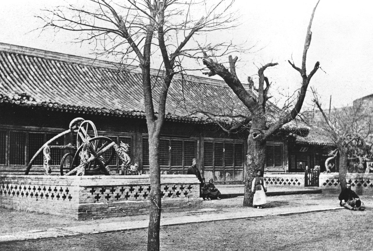 Keizerlijk observatorium in Peking, China, ca. 1900 door French Photographer