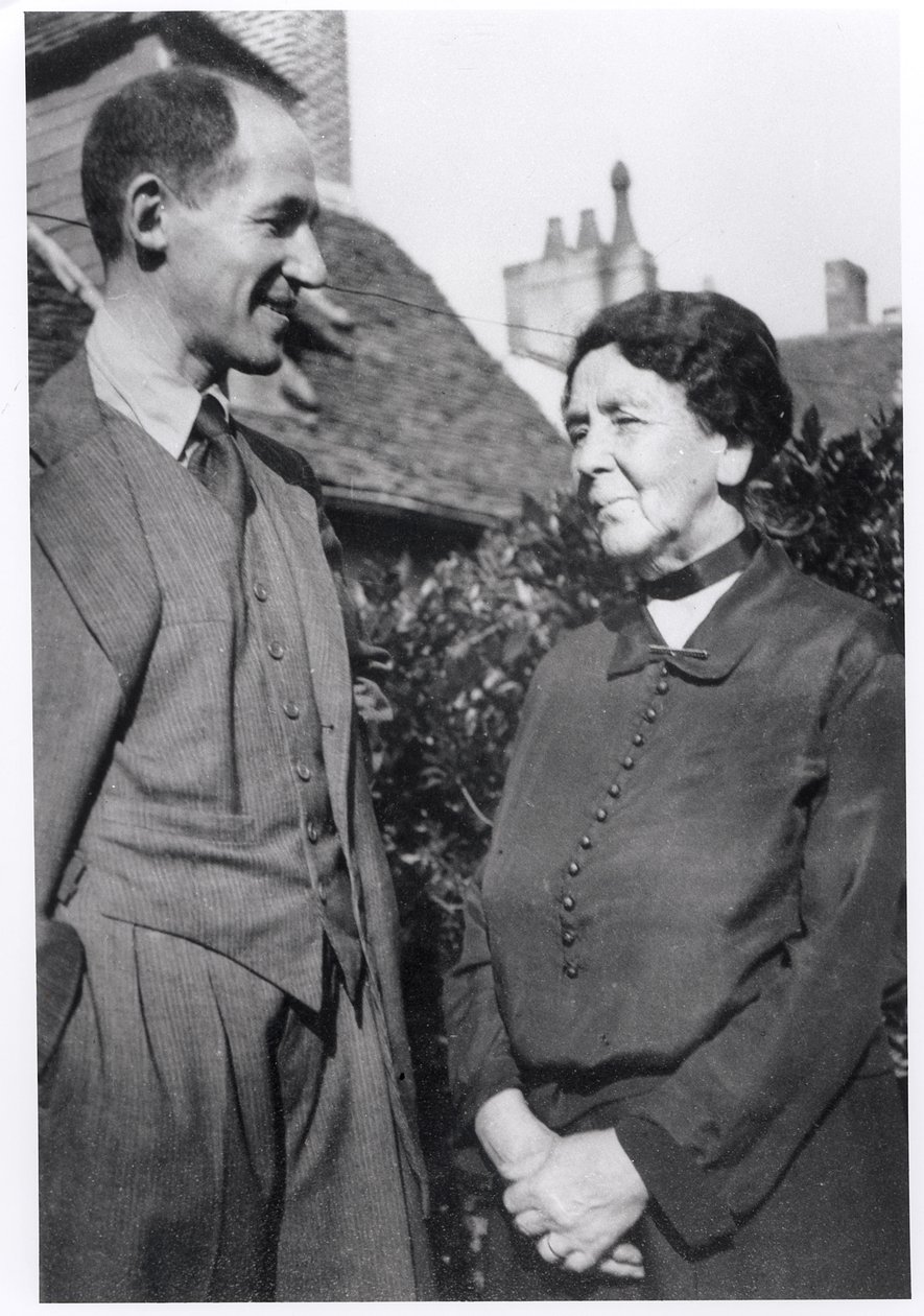 Marcel Jouhandeau (1888-1979) met zijn moeder, ca. 1931 door French Photographer