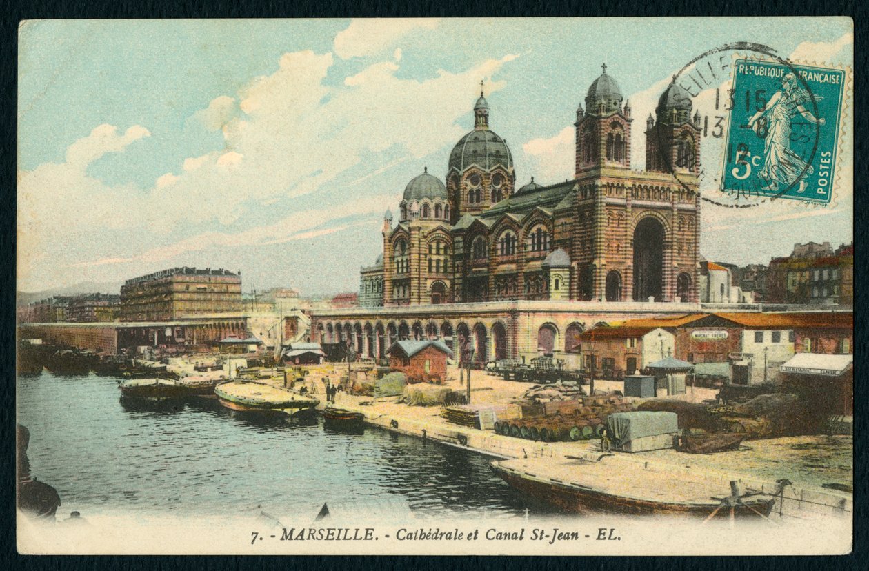 Ansichtkaart met de Kathedraal Sainte-Marie-Majeure en het kanaal Saint-Jean in Marseille, Frankrijk, ca.1900 (gekleurd zwart-wit foto) door French Photographer