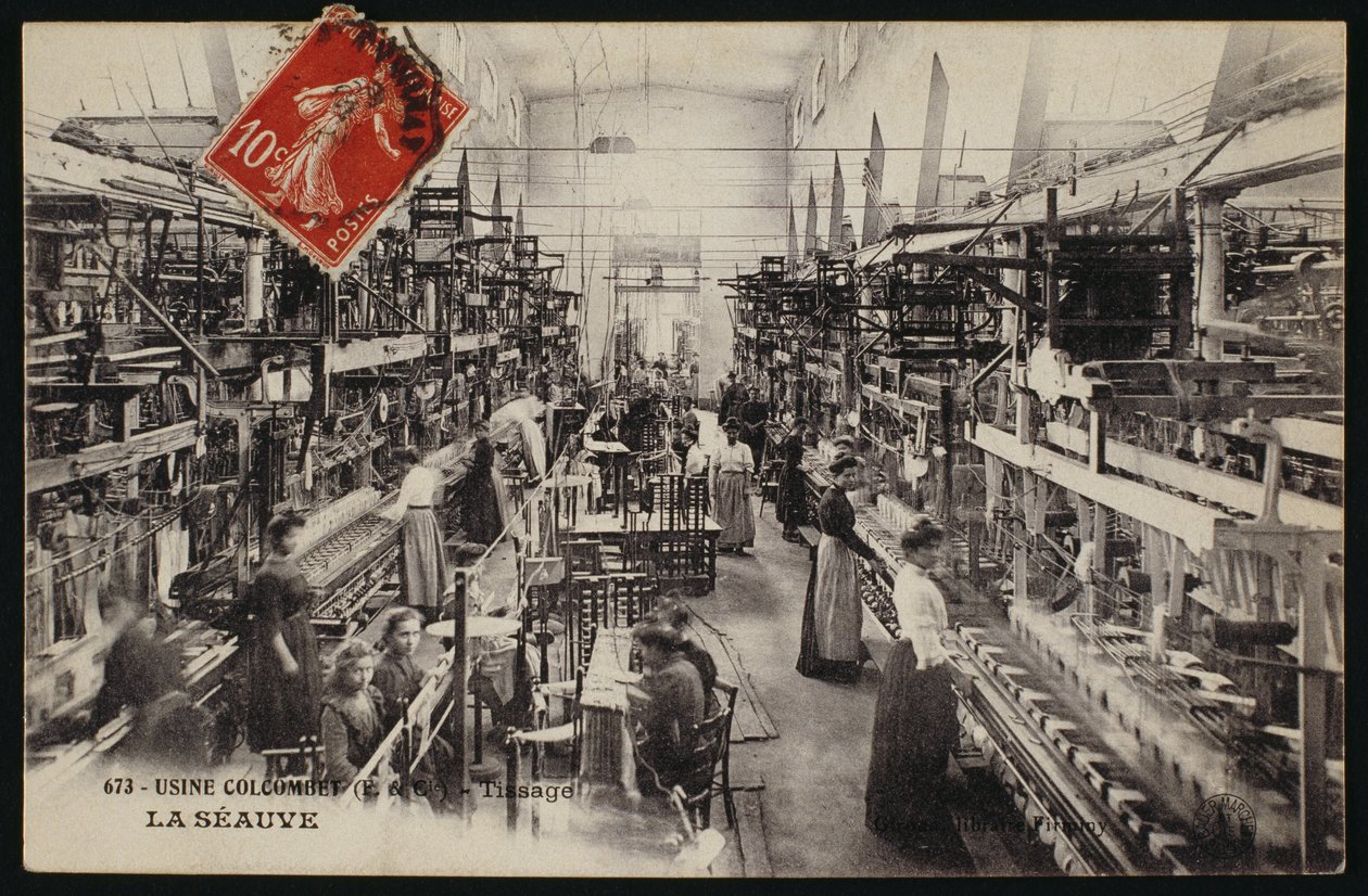Ansichtkaart met de weeffabriek Colcombet in La Seauve, Haute-Loire, ca.1900 door French Photographer