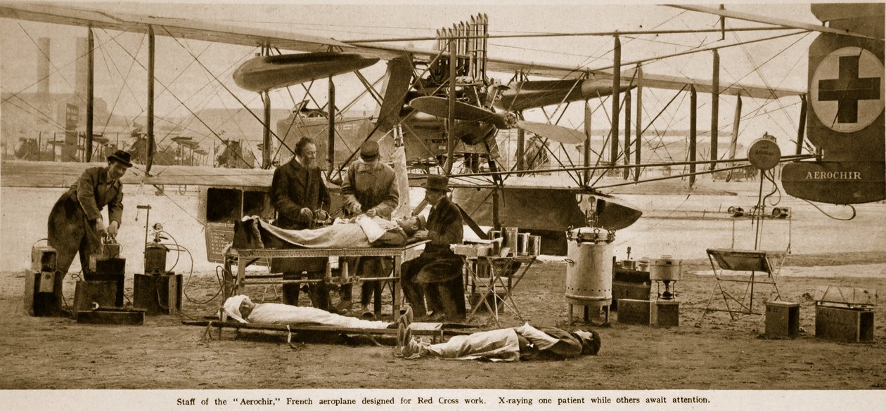 Staf van de Aerochir, Frans vliegtuig ontworpen voor Rode Kruiswerk, 1914-19 door French Photographer