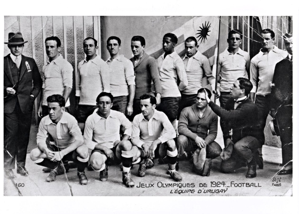 Het Uruguayaanse voetbalteam op de Olympische Spelen in Parijs, 1924 door French Photographer