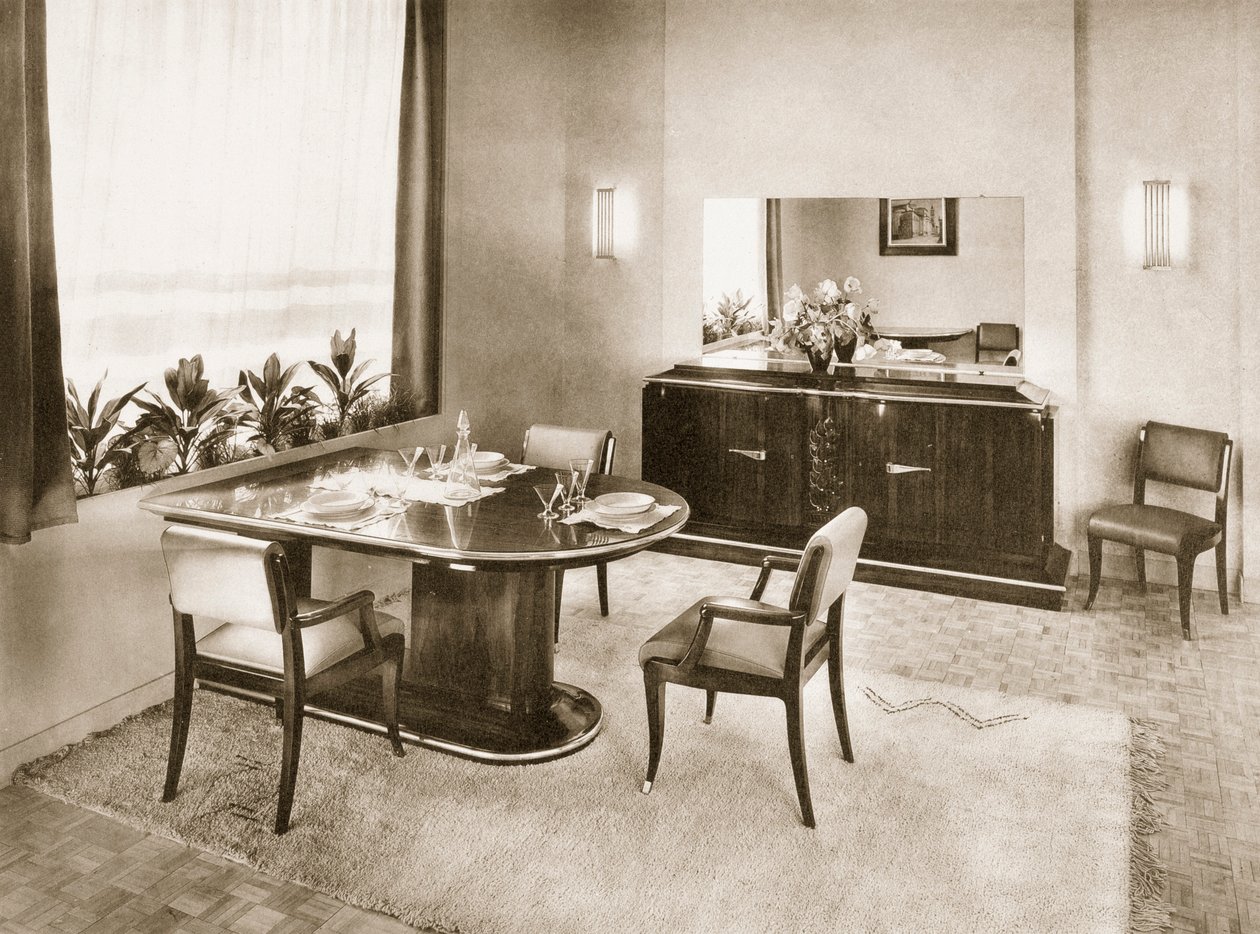 Eetkamer uit Ensembles Mobiliers, pub. 1937 door French Photographer
