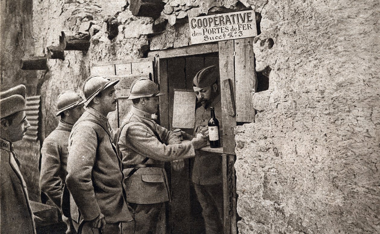 Eerste Wereldoorlog: "coöperatieve systemen die op het slagveld werden opgezet om uitgeputte soldaten te laten herstellen". In "De spiegel" 1918 door French Photographer