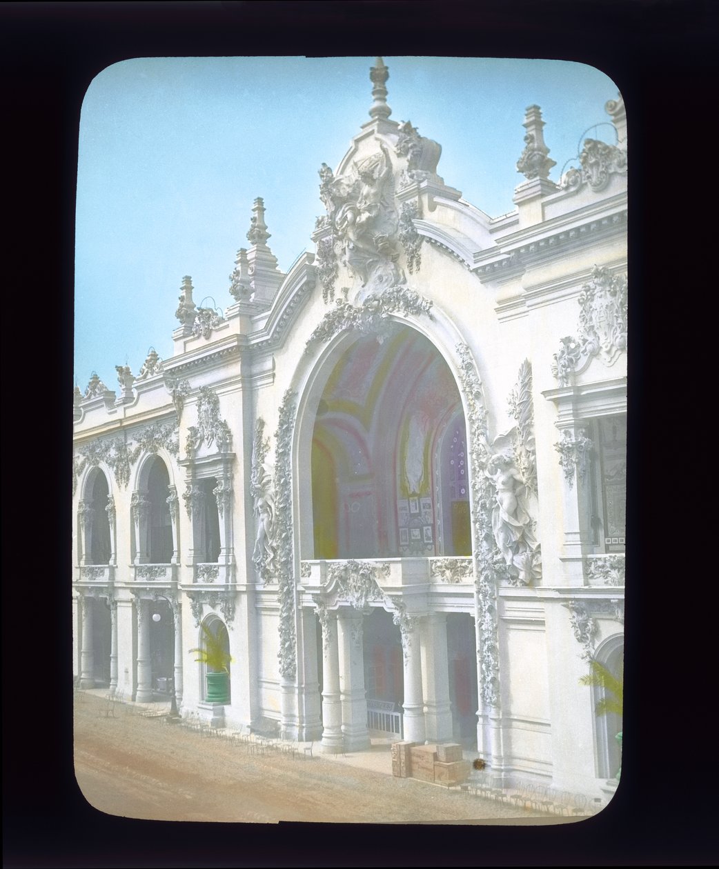 Parijse Expositie: Paleis voor Decoratieve Kunsten, Parijs, Frankrijk, 1900 door French Photographer