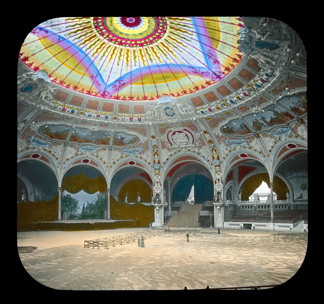 Parijs Expositie: Salle des Fetes, 1900 door French Photographer