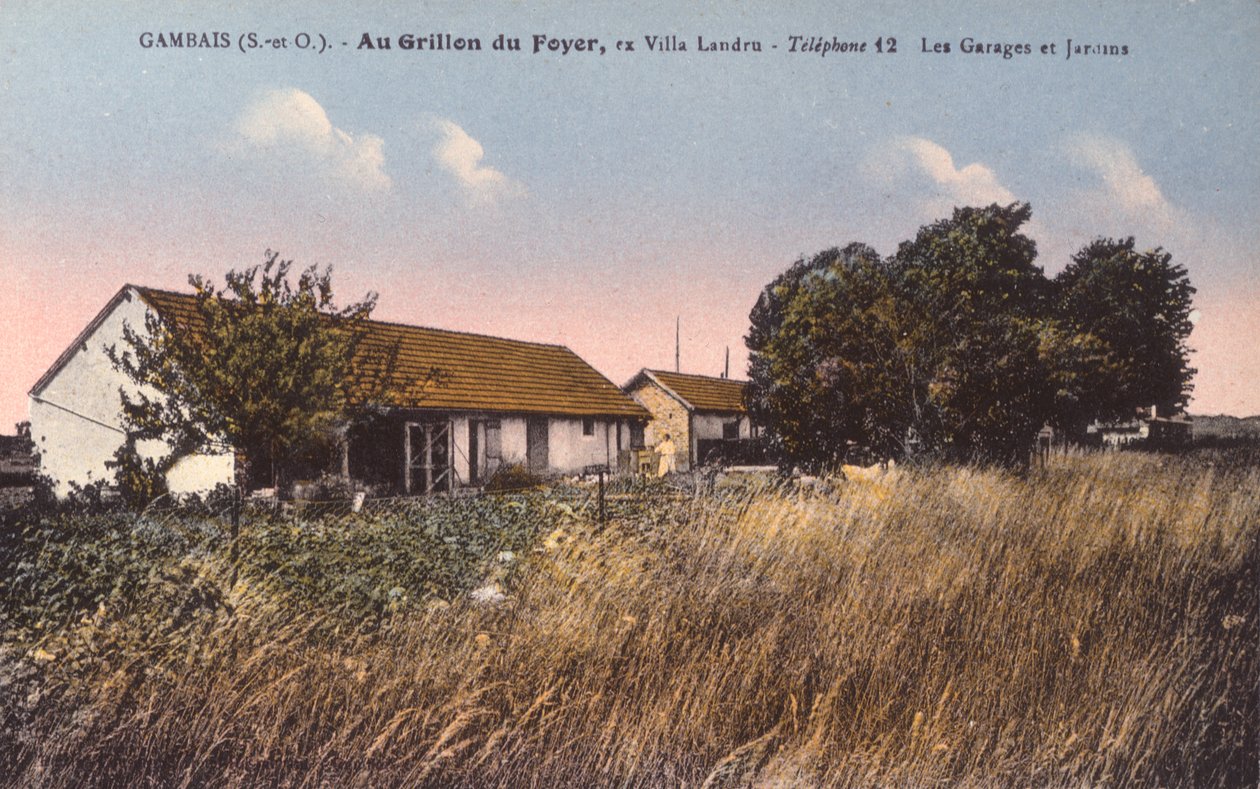 Ansichtkaart met het huis van Henri Desire Landru (1869-1922) in Gambais door French Photographer