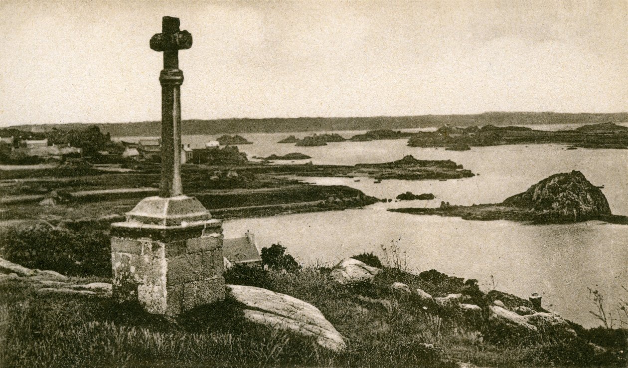 Île de Bréhat: Croix St Michel en de eilandjes van Kerpont, begin 20e eeuw door French Photographer