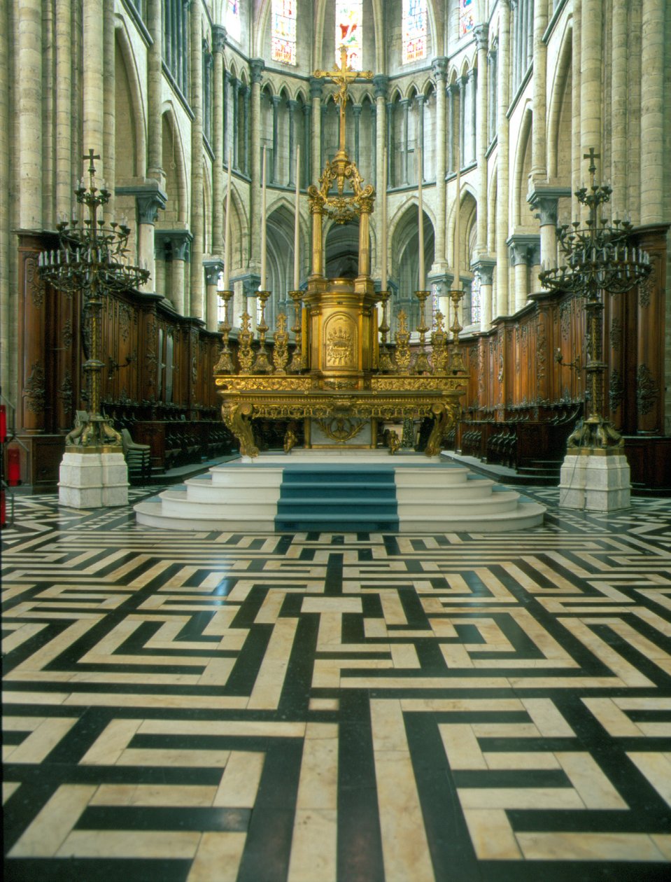 Kathedraal van Saint Omer (Noord 59): Altaar en doolhof door French School
