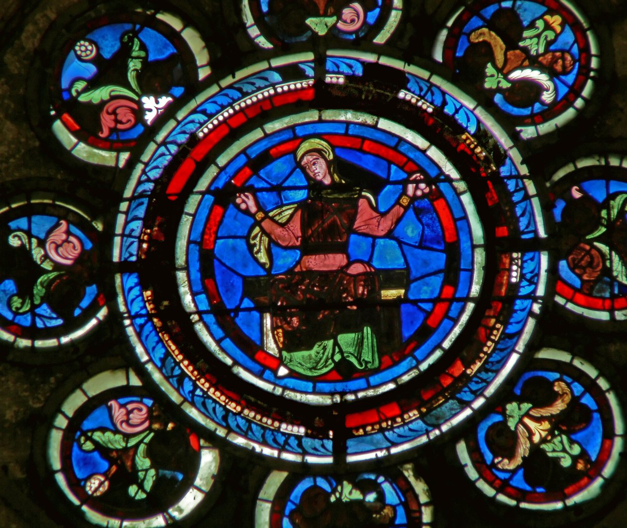 Detail (het noordelijke roosvenster) met Rekenkunde van de Vrije Kunsten door French School