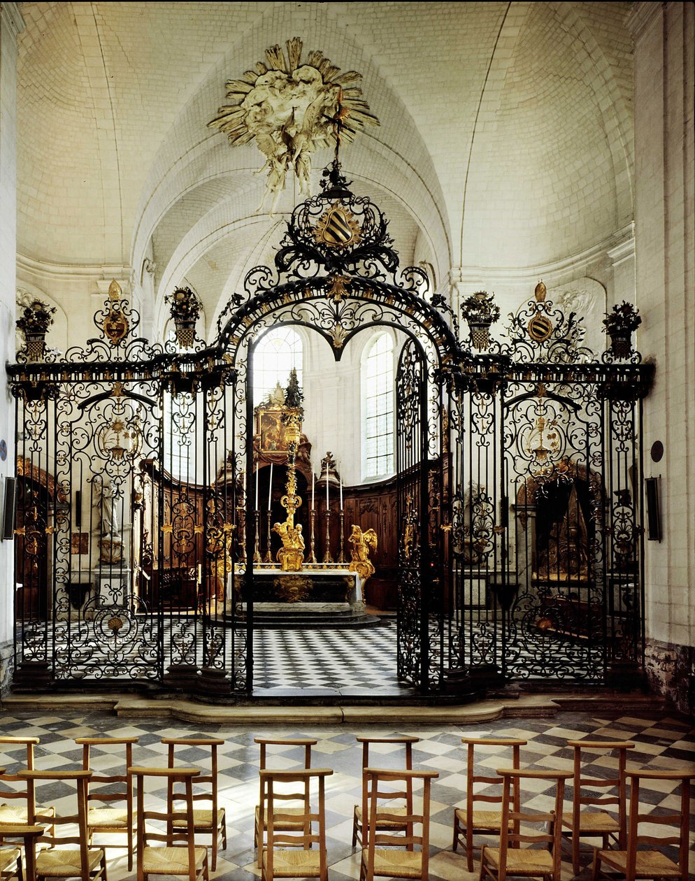 Interieur van de Abdij van Valloires (Cisterciënzers), nabij Abbeville. Somme (80) door French School