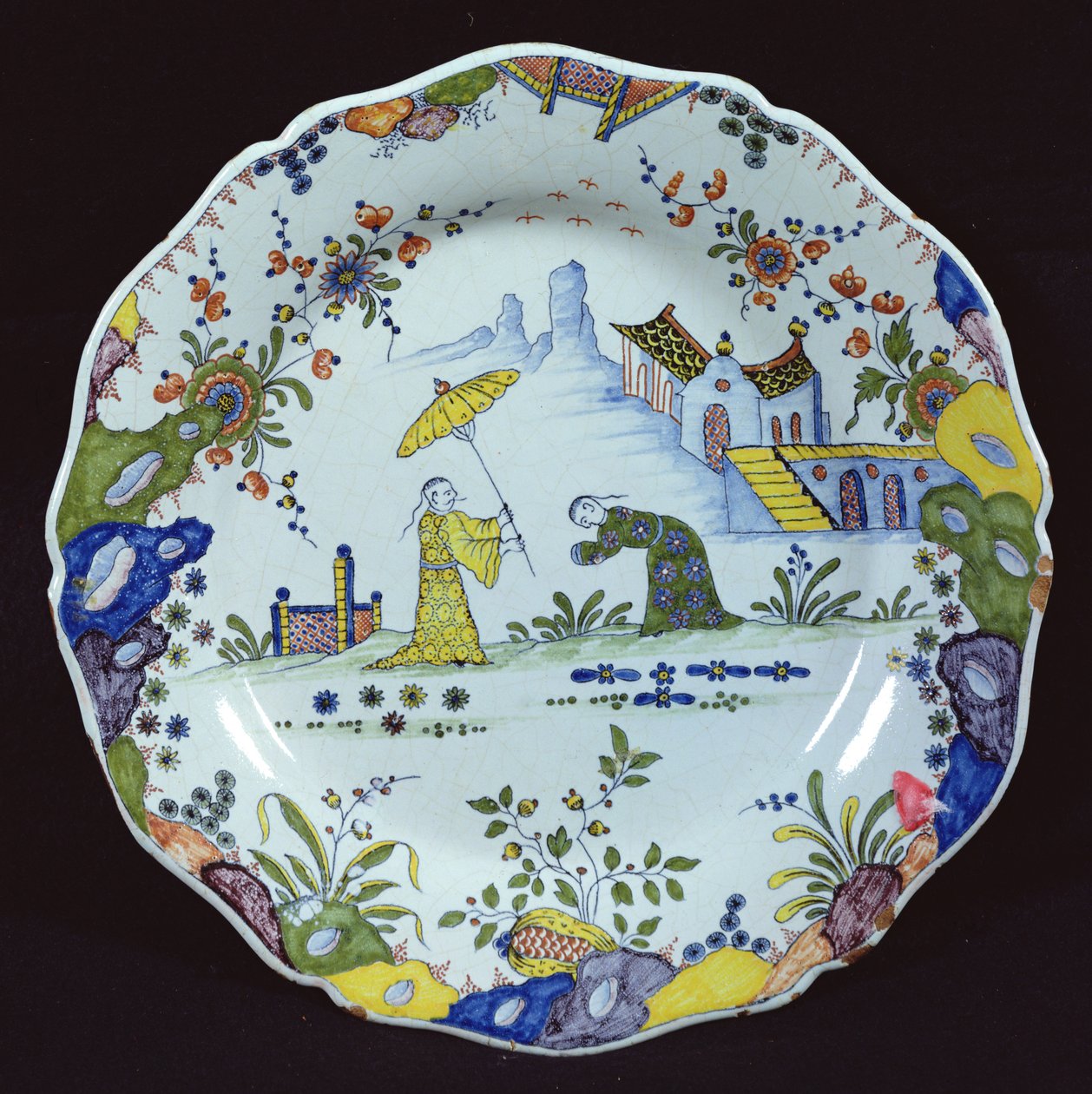 Bord, versierd in de Chinoiserie stijl, gemaakt in Rouen door French School