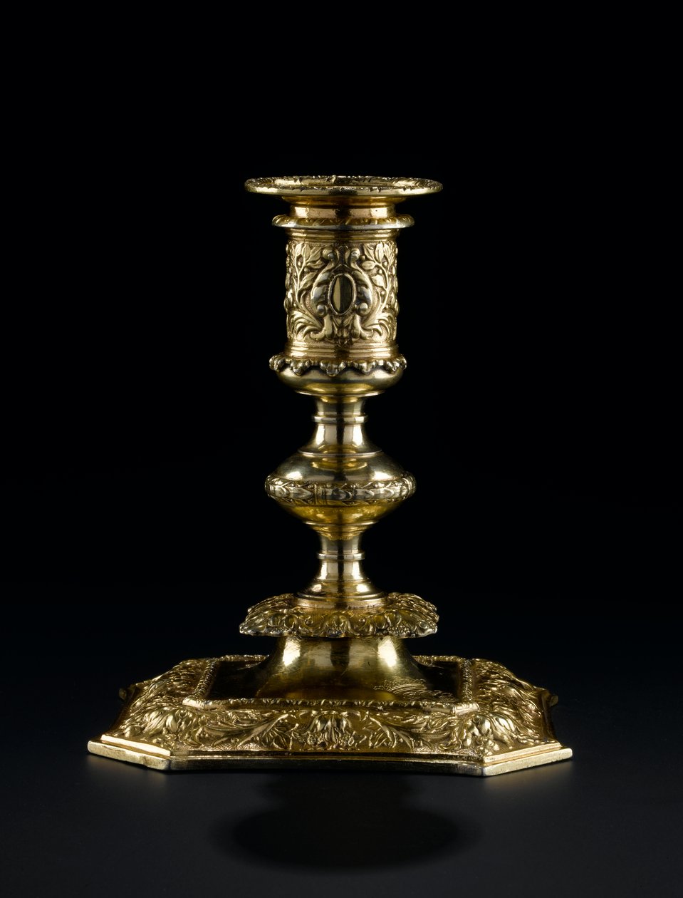 Zilververgulde kandelaar met afneembare tuit, uit de Lennoxlove toiletservice, eigendom van Frances Teresa Stewart, hertogin van Richmond en Lennox: Frans, Parijs, door Pierre Masse, 1661 - 1662 door French School
