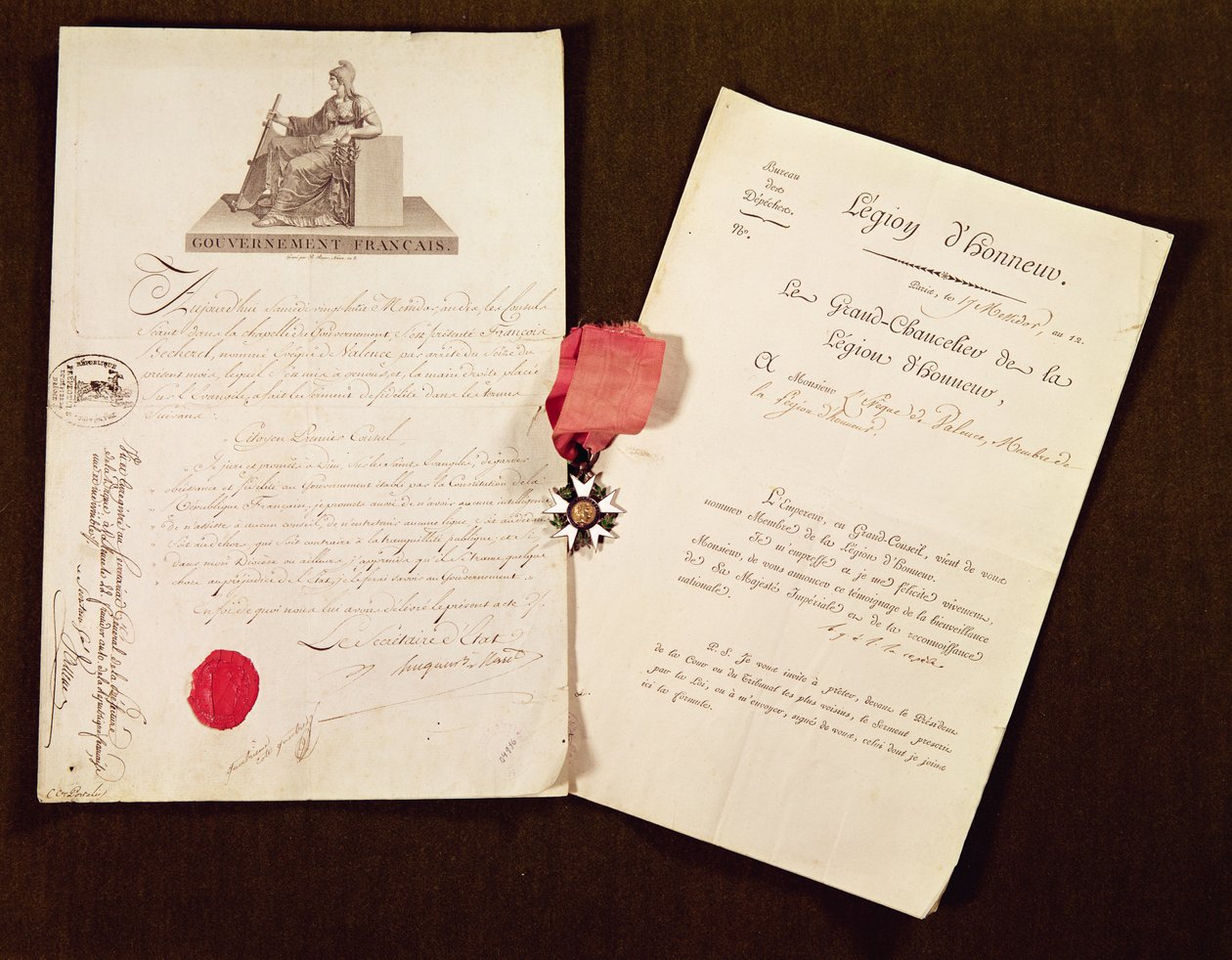 De documenten en medaille van Francois Becherel