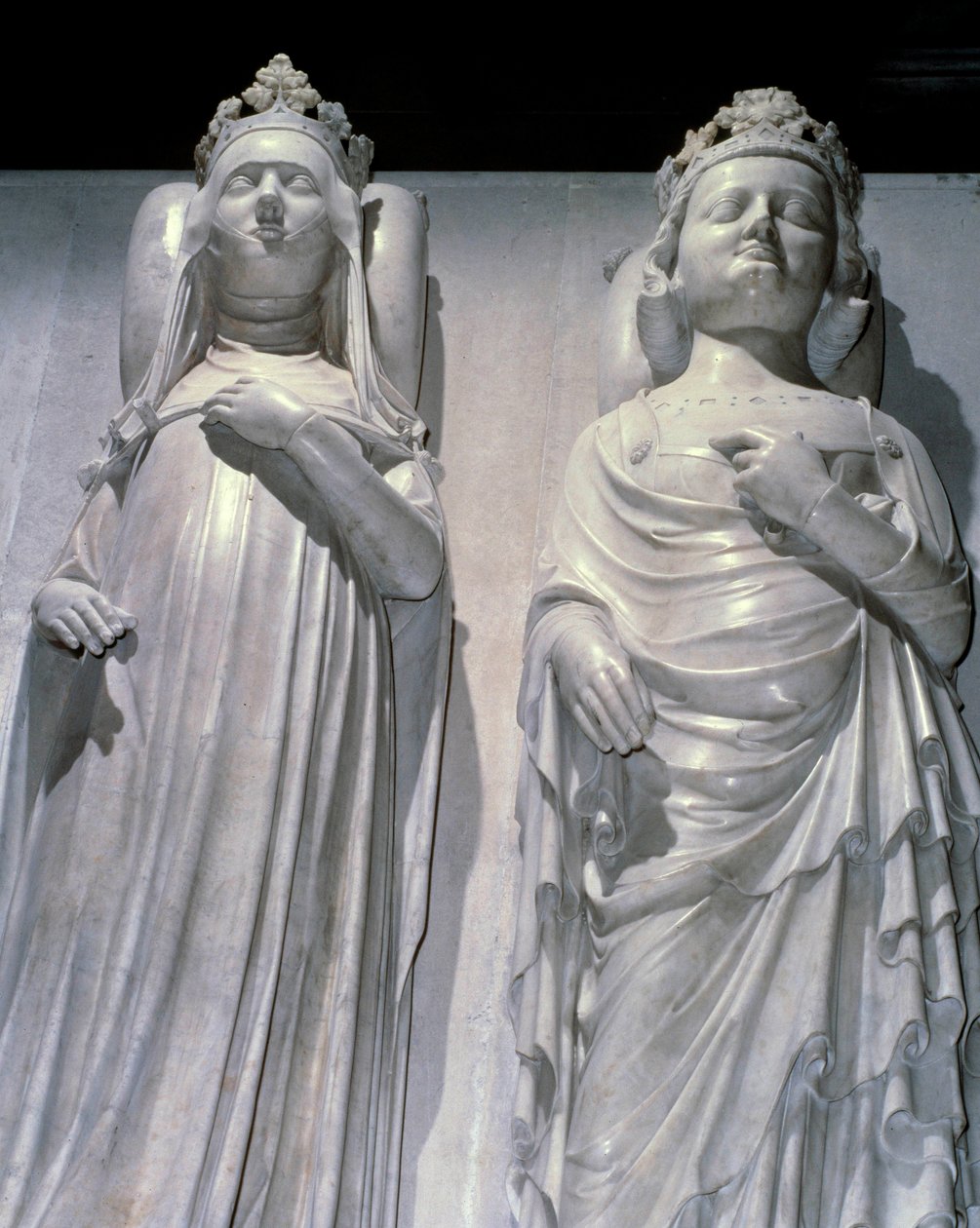 De marmeren graftombes van koningin Jeanne van Evreux (1307-1371) en koning Karel IV de Schone (1294-1328) door French School