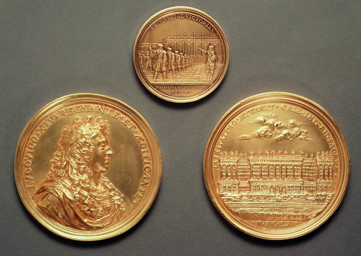 Top: Recto = Les Revues, 1680 door Thomas Bernard; Bottom: verso = Profiel van Lodewijk XIV, recto = De Colonnade van het Louvre, Bernini project door Jean Warin III door French School