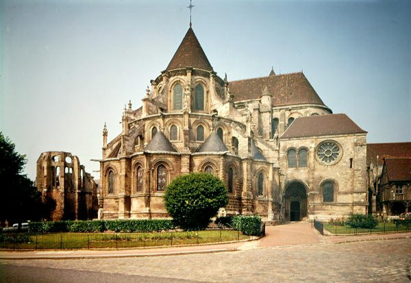 Uitzicht op de apsis van de kathedraal van Notre-Dame, gebouwd c.1150-1220 door French School