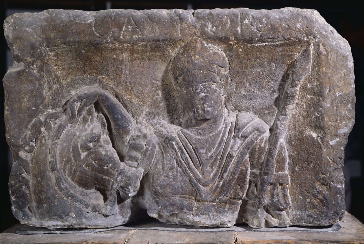 Kapiteel van de Nautes Zuil met een man en een paardenhoofd, 14-37 AD door Gallo Roman