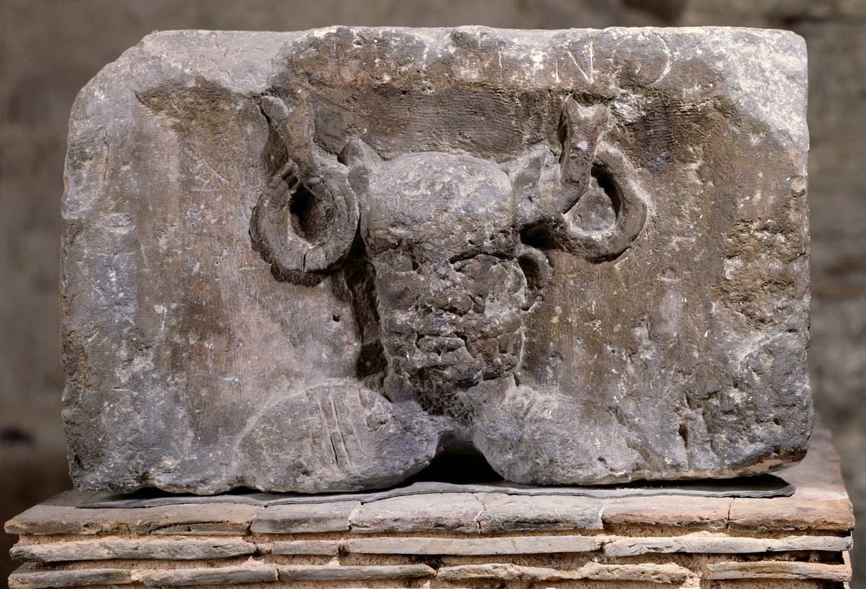 Kapiteel van de Nautes Zuil met afbeelding van Cernunnos door Gallo Roman