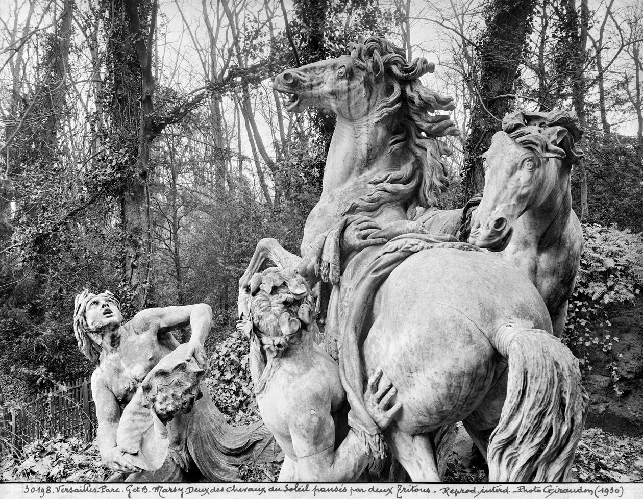 Tritons verzorgen twee paarden van de zon in het bos van de Baden van Apollo, c.1667-72 door Gaspard and Balthazar Marsy