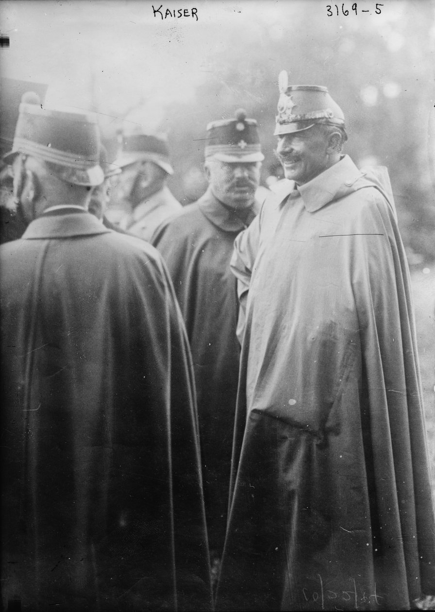 Kaiser Wilhelm met zijn troepen, 1914-18 door George Grantham Bain
