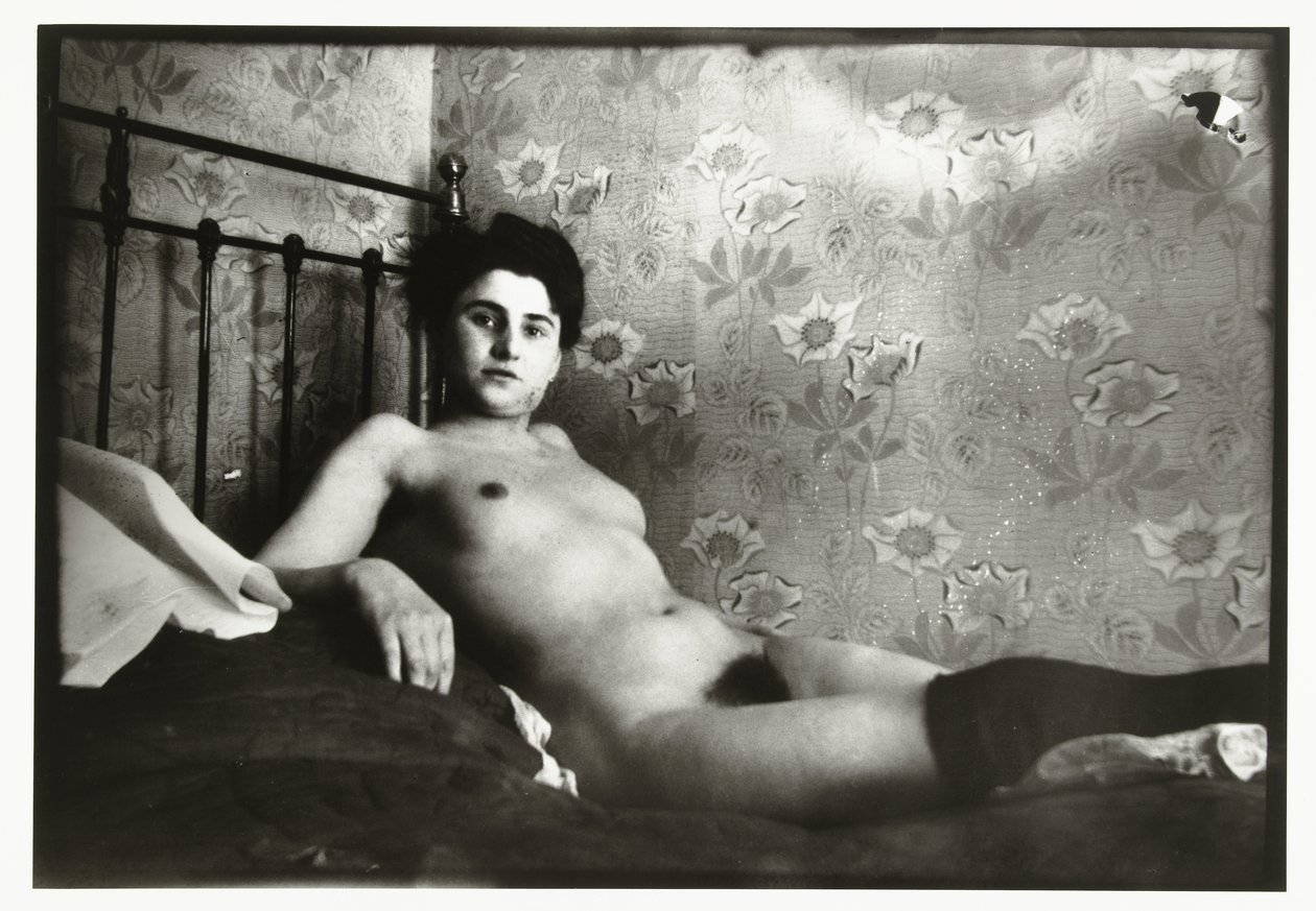 Portret van een liggend vrouwelijk naakt door George Hendrik Breitner