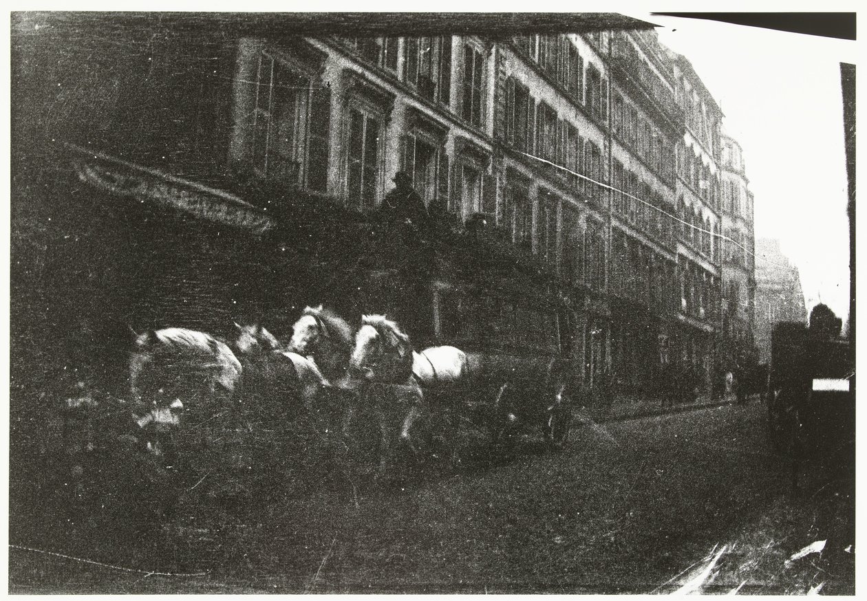 Straatgezicht met paarden en rijtuig in Parijs door George Hendrik Breitner