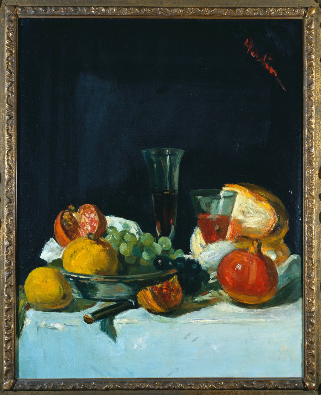 Druiven, citroenen en granaatappels met witte wijnglazen en een brood door George Leslie Hunter