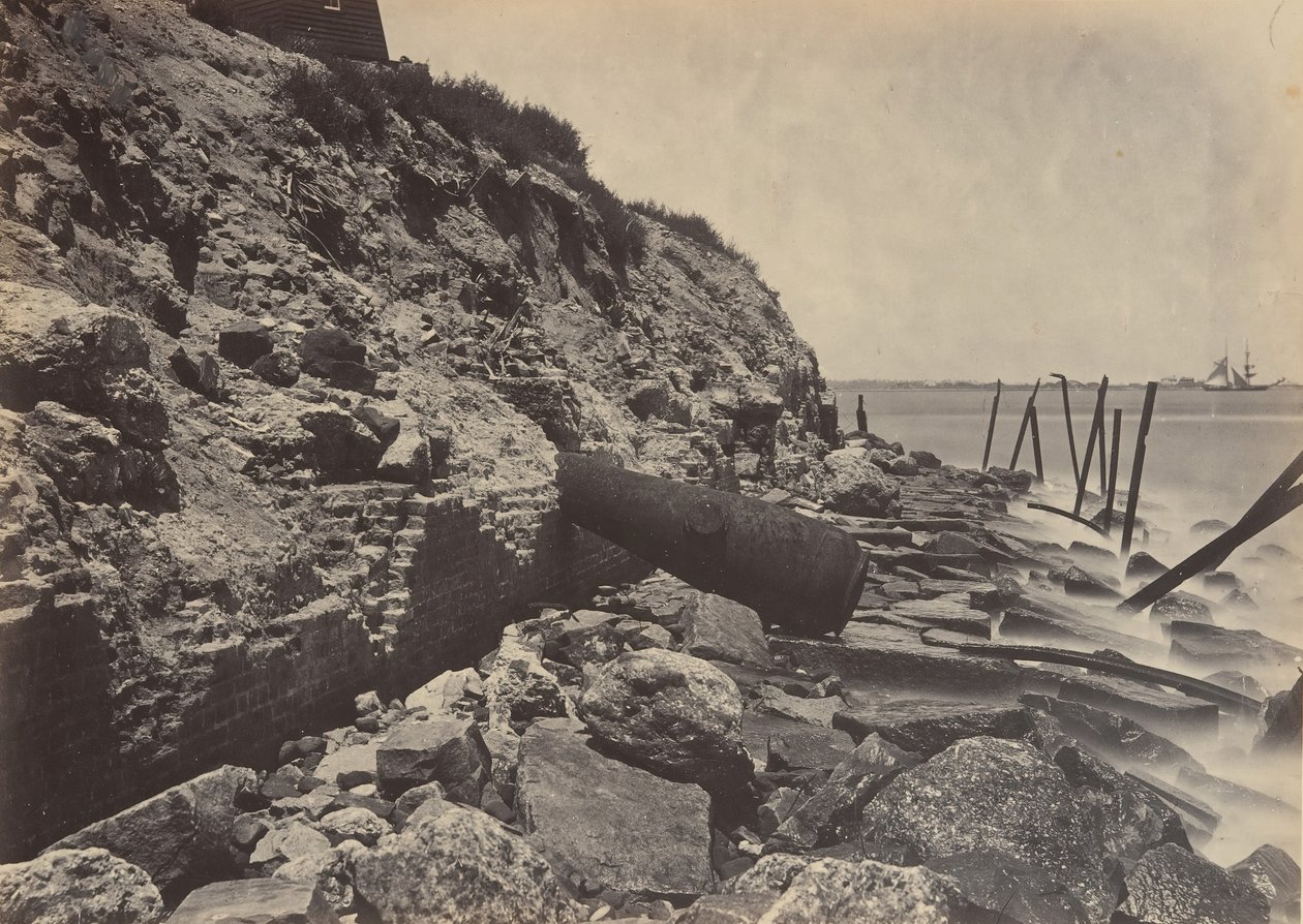 Buitenaanzicht van Fort Sumpter, 1860s door George N. Barnard