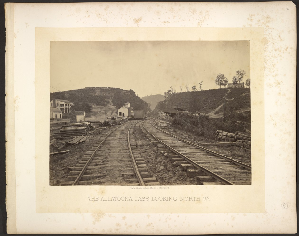 De Allatoona Pass in noordelijke richting, Georgia door George N. Barnard