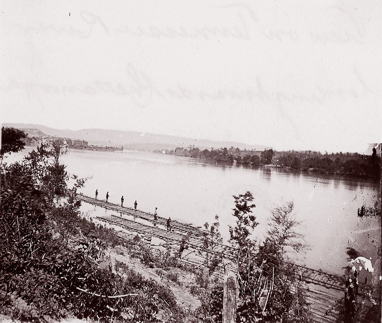 Uitzicht op de Tennessee River richting Chattanooga, ca. 1864 door George N. Barnard