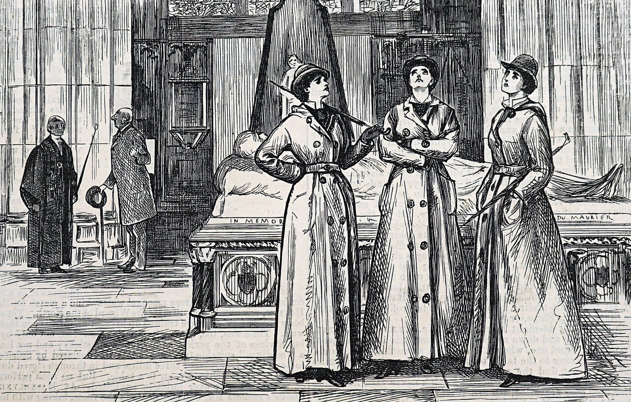 Drie vrouwen met lange jassen in een museum door George du Maurier