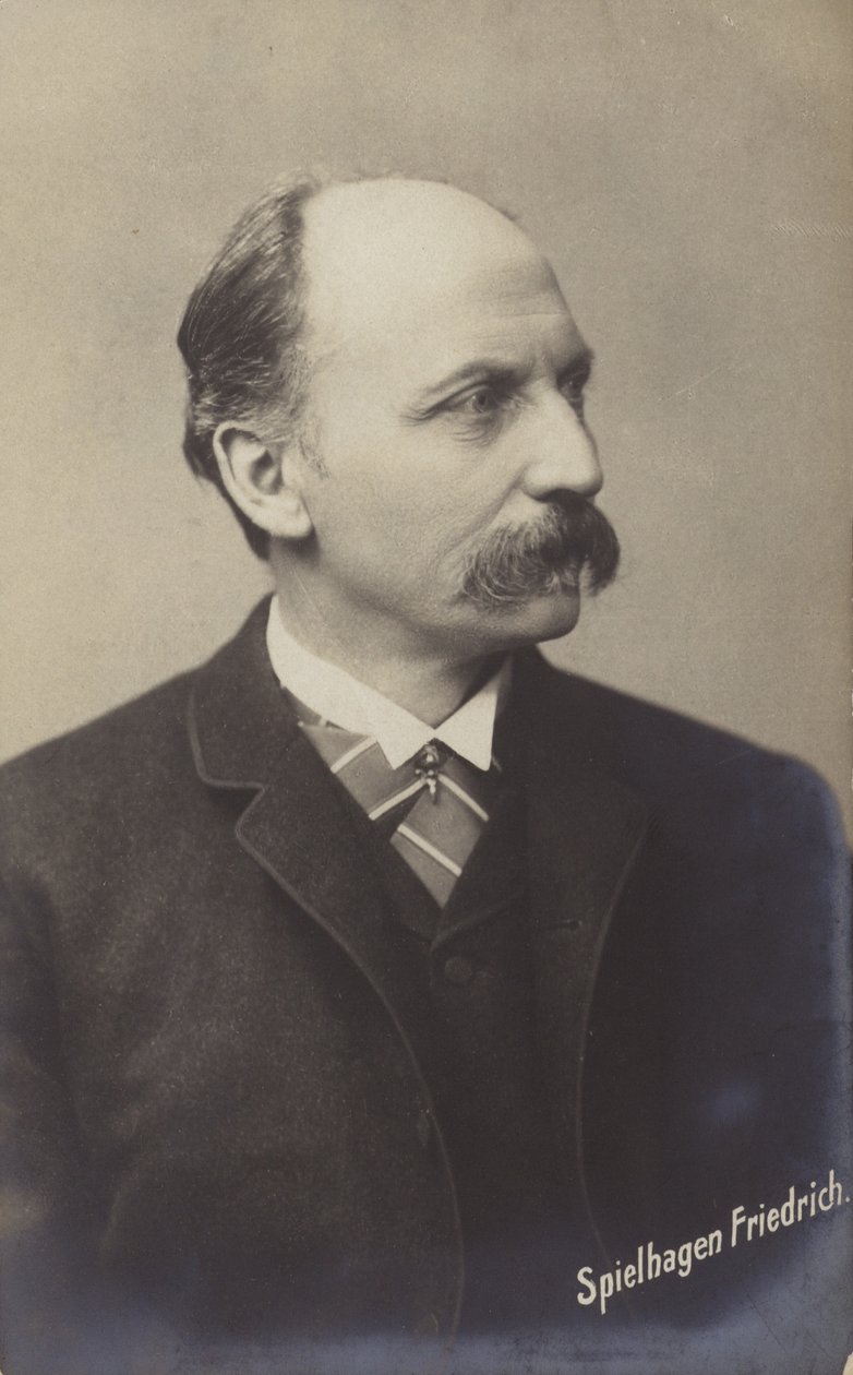 Friedrich Spielhagen (1829-1911), Duits romanschrijver en vertaler (z/w foto) door German Photographer