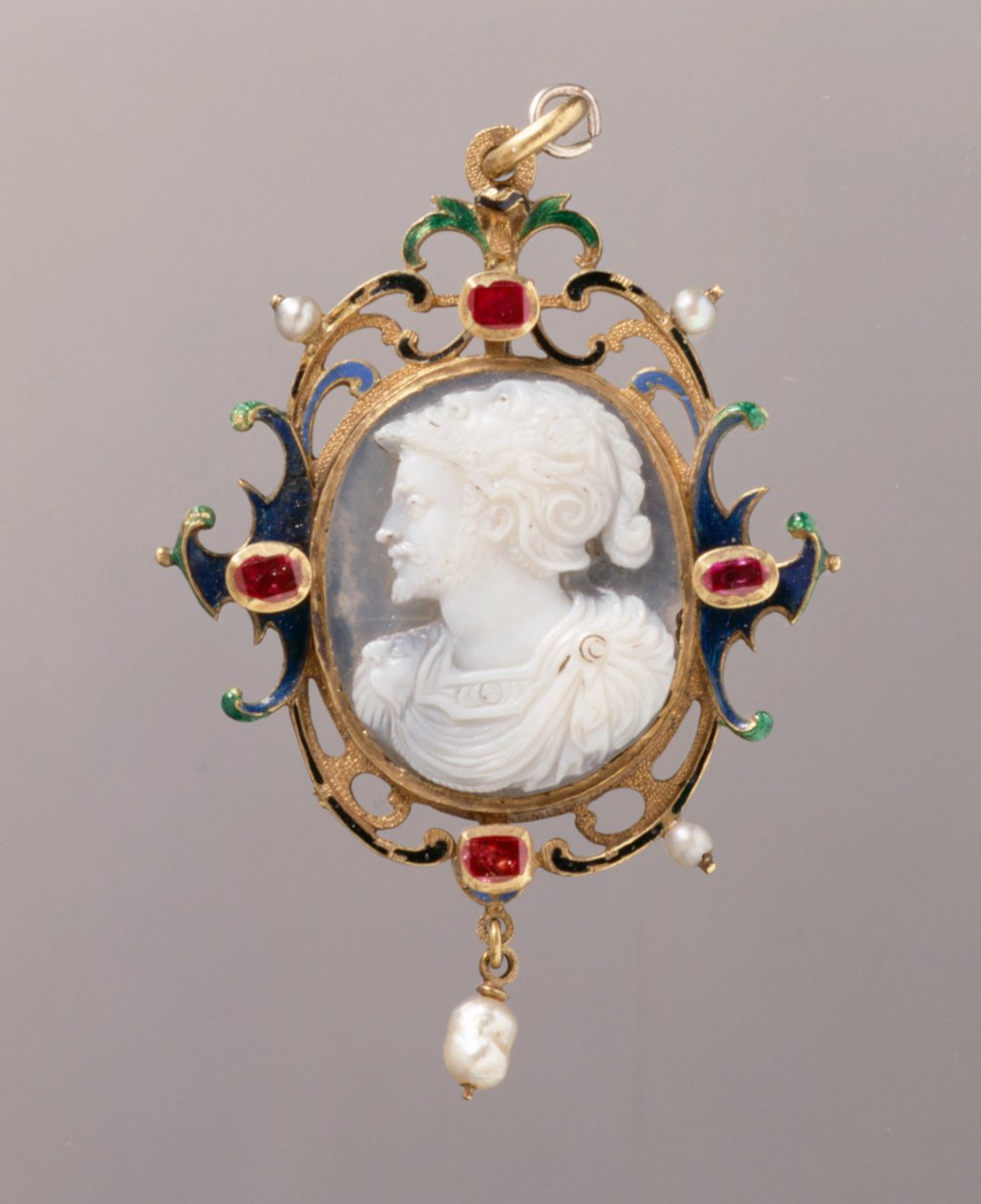 Cameo hanger met afbeelding van de buste van een bebaarde generaal door German School