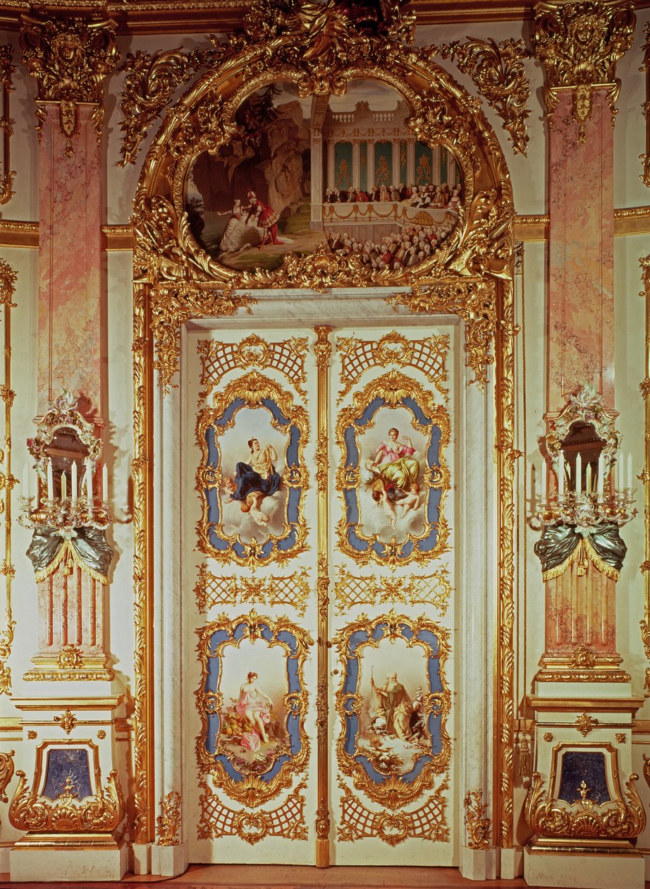 Deur van de Porseleinkamer met vier panelen die klassieke scènes uitbeelden door Meissen en één die een theatervoorstelling uitbeeldt door German School