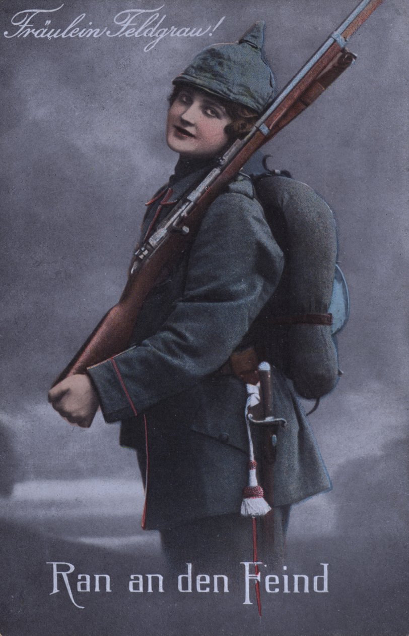 Duits meisje in militair uniform (ingekleurde foto) door German School