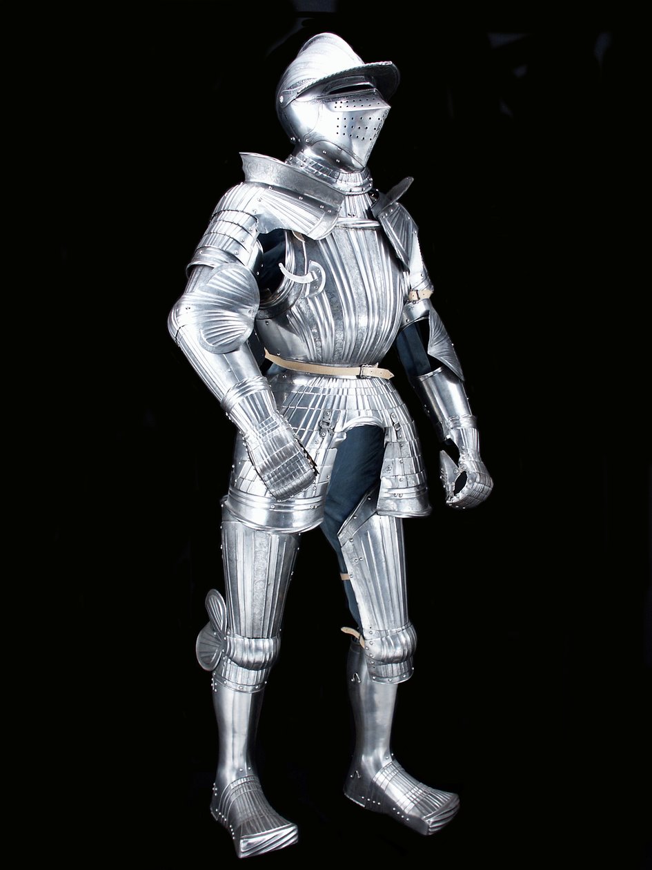 "Maximiliaan" veldharnas van de "Fico" groep, met bijbehorende helm, versierd c.1805 door German School