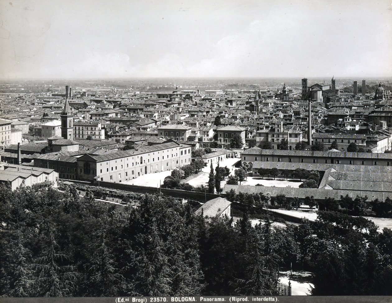 Panoramisch uitzicht op Bologna met fabrieken en een plein. door Giacomo Brogi