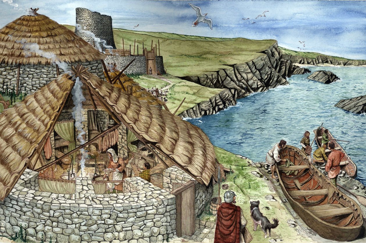 Prehistorie: reconstructie van het dagelijks leven in de ijzertijd, een familie in een broch, versterkte woning gebouwd in Schotland, waarschijnlijke voorouders van forten, afgebeeld in een doorsnede, vrouwen koken, mannen vertrekken per boot om te jagen e door Giorgio Albertini