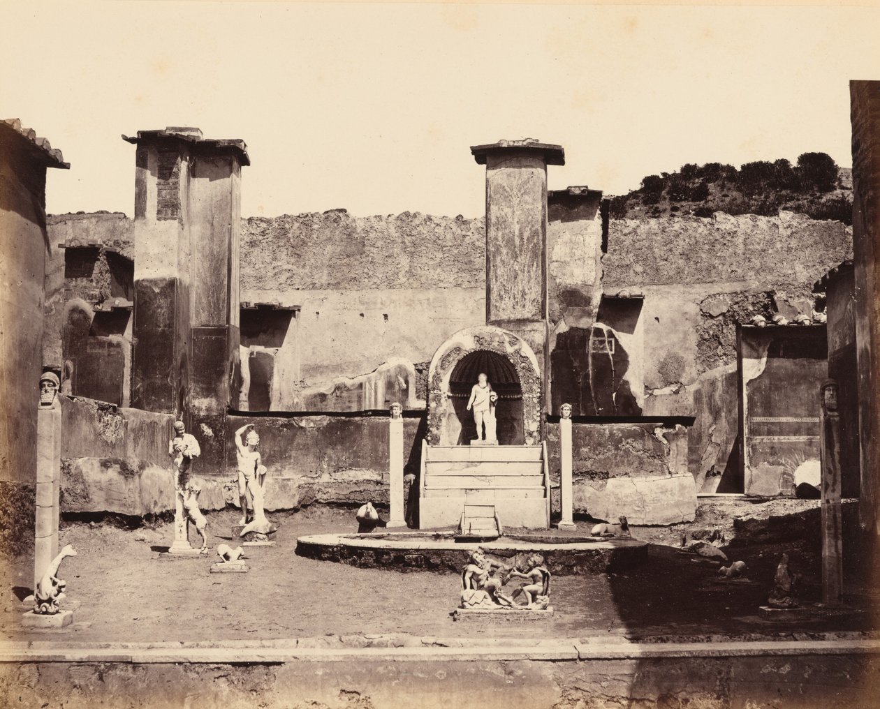 Huis van Marcus Lucretius, Pompeii, ca 1870 (foto) door Giorgio Sommer