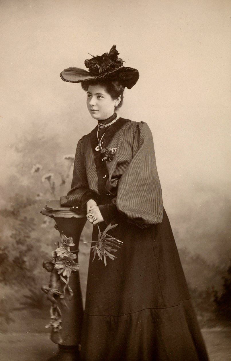 Portret van elegante dame met hoed door Phillipe de Marlier